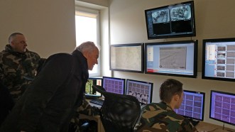 Christian Cambon - frontiere Lituanie-Bielorussie --.jpg