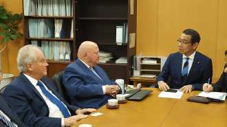 Christian Cambon - André Santini - M.Takao Ochi